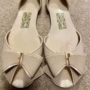 Ferragamo Jelly flats peek a boo toe in nude